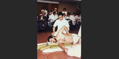 パリ国立HOTEL DIEU病院から招聘
「南條式療法」による医術交流